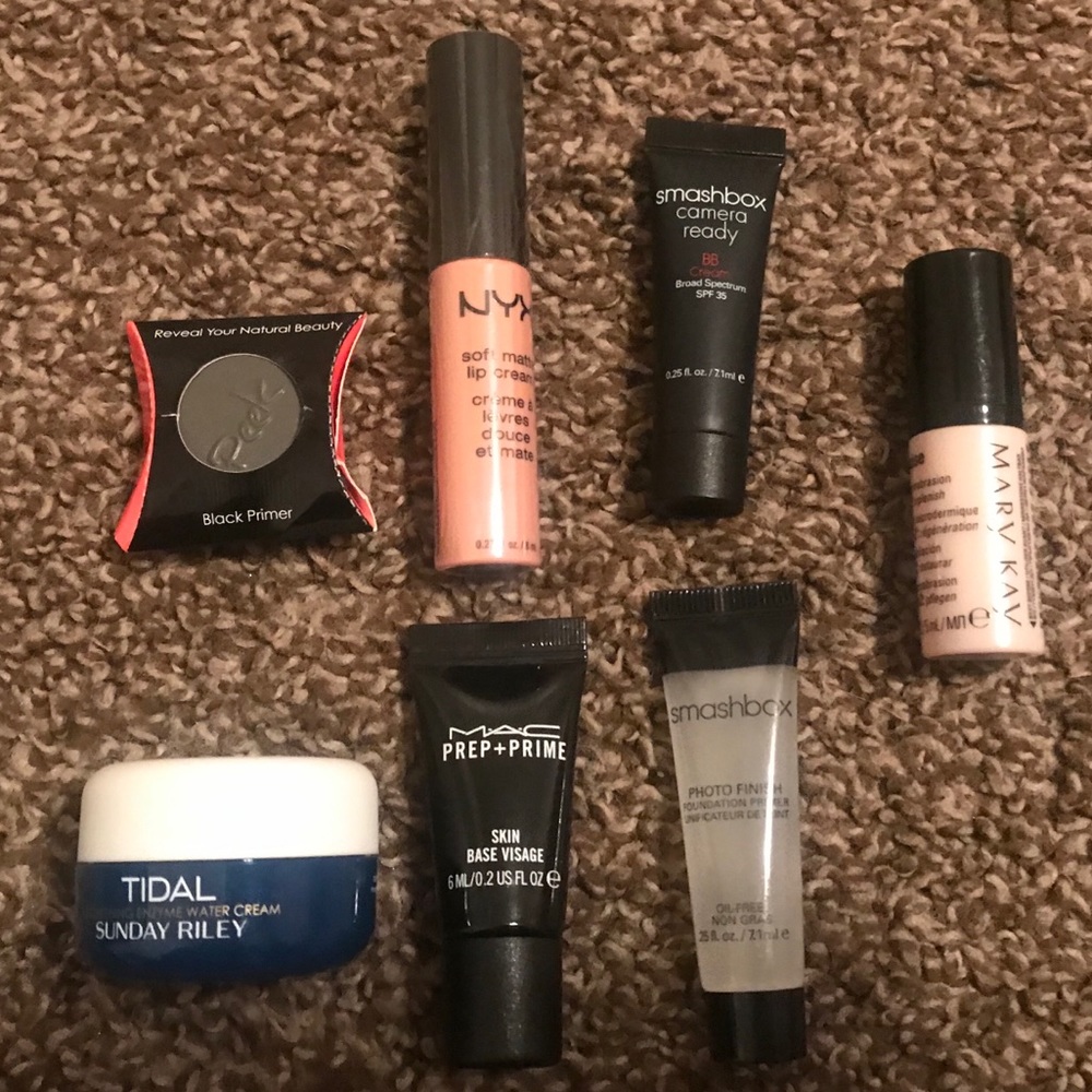 brand new makeup bundle .